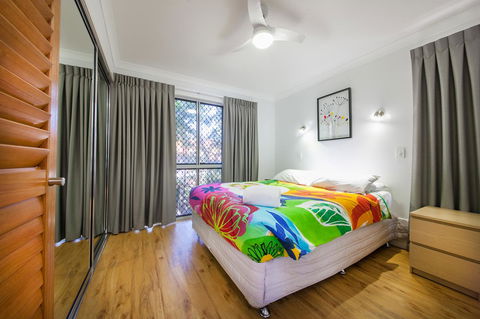 Sunset Cabins 1770 - C Tourism 9