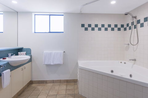Ramada Resort By Wyndham Golden Beach - C Tourism 30