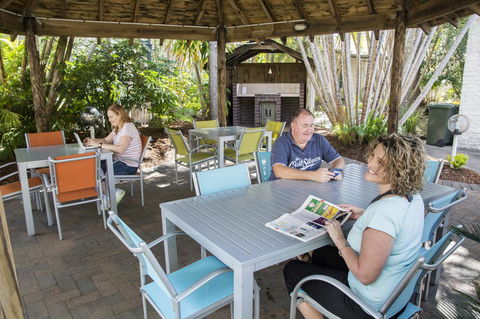 The Beach Motel Hervey Bay - C Tourism 11