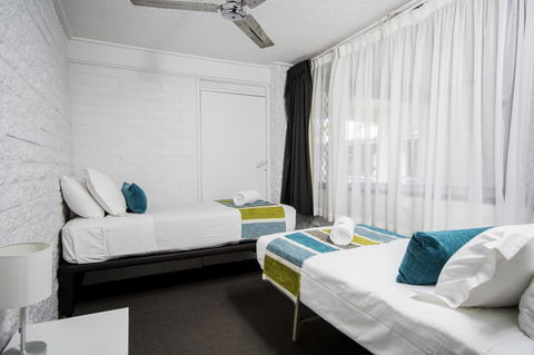 The Beach Motel Hervey Bay - C Tourism 30