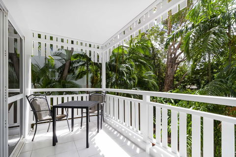 The White House Port Douglas - C Tourism 25