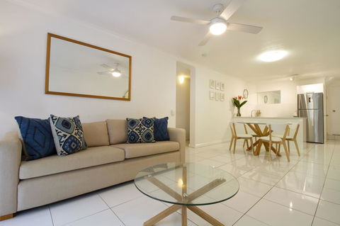 The White House Port Douglas - C Tourism 2
