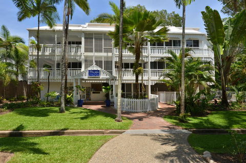 The White House Port Douglas - C Tourism 0