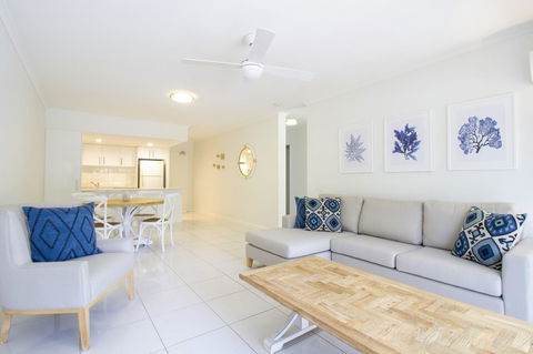 The White House Port Douglas - C Tourism 5
