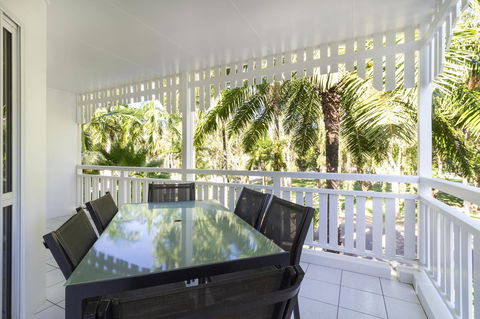 The White House Port Douglas - C Tourism 34