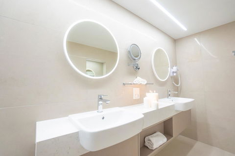 Pacific Hotel Cairns - C Tourism 24