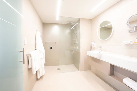 Pacific Hotel Cairns - C Tourism 5