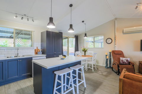 Bed & Breakfast 1 Bedroom Guest House - C Tourism 9