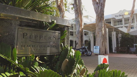 Palm Cove Paradise - Couples Spa Beach Getaway - C Tourism 2