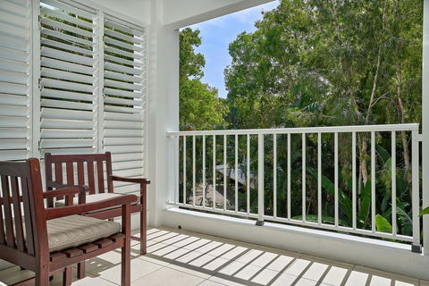 Palm Cove Paradise - Couples Spa Beach Getaway - C Tourism 10