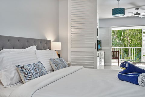 Palm Cove Paradise - Couples Spa Beach Getaway - C Tourism 7