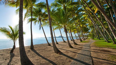 Palm Cove Paradise - Couples Spa Beach Getaway - C Tourism 24