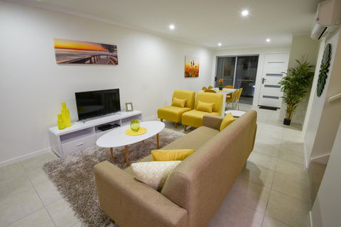 Direct Collective - Breeze On Brightwater - C Tourism 0
