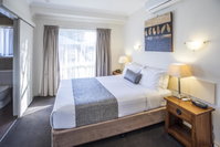 Book Emerald Accommodation Vacations C Tourism C Tourism
