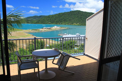 Ocean Views At Whitsunday Terraces Resort - C Tourism 5