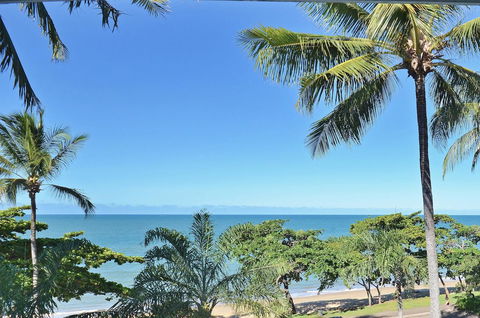 Roydon Beachfront Apartments - C Tourism 5