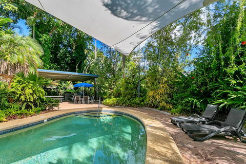 Roydon Beachfront Apartments - C Tourism 10