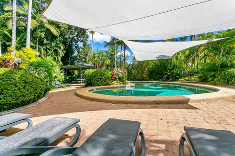 Roydon Beachfront Apartments - C Tourism 14