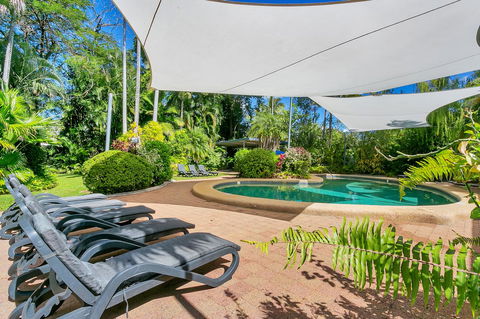 Roydon Beachfront Apartments - C Tourism 15