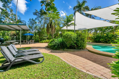 Roydon Beachfront Apartments - C Tourism 13