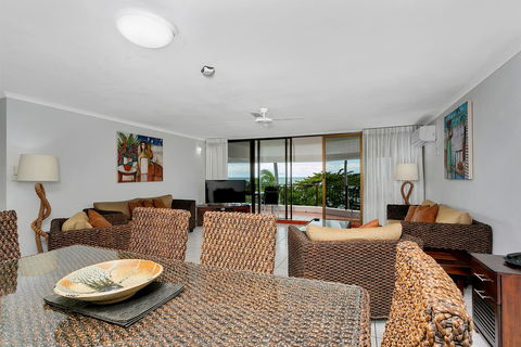 Roydon Beachfront Apartments - C Tourism 21