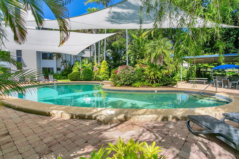 Roydon Beachfront Apartments - C Tourism 12