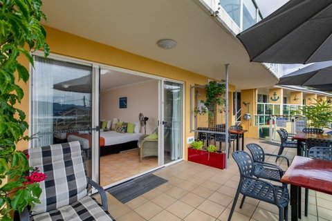 Sunlit Waters Studio Apartments - C Tourism 31