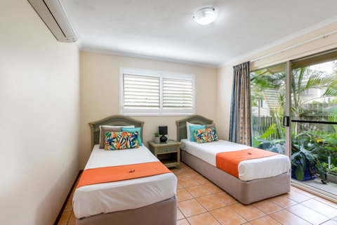 Sunlit Waters Studio Apartments - C Tourism 37