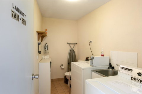 Sunlit Waters Studio Apartments - C Tourism 9