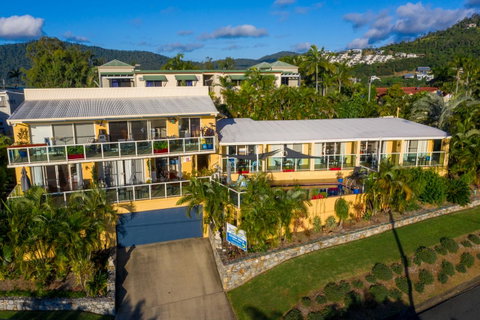 Sunlit Waters Studio Apartments - C Tourism 7