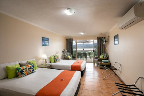 Sunlit Waters Studio Apartments - C Tourism 23