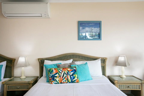 Sunlit Waters Studio Apartments - C Tourism 34