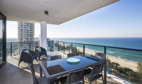 Boardwalk Burleigh Beach - Official - C Tourism 12