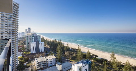 Boardwalk Burleigh Beach - Official - C Tourism 43