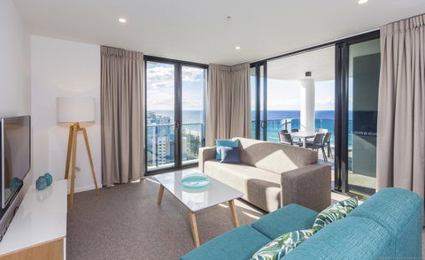 Boardwalk Burleigh Beach - Official - C Tourism 1