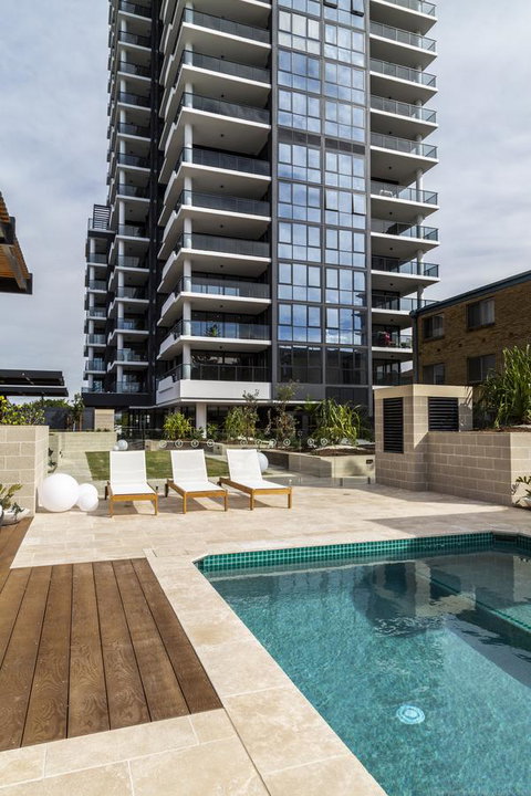 Boardwalk Burleigh Beach - Official - C Tourism 5