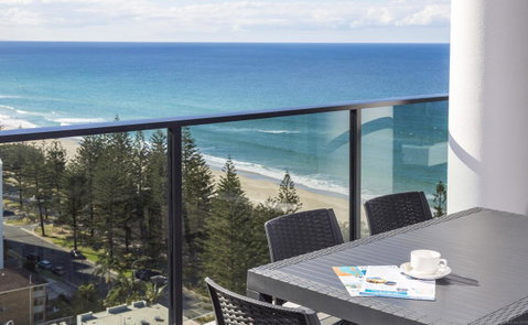 Boardwalk Burleigh Beach - Official - C Tourism 20