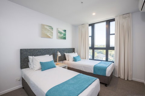 Boardwalk Burleigh Beach - Official - C Tourism 40