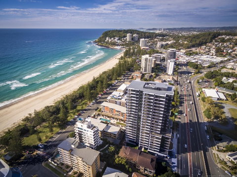 Boardwalk Burleigh Beach - Official - C Tourism 30