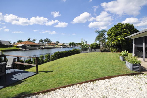 Bribie Island Canal Holiday Destination! - C Tourism 13