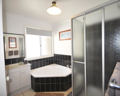 Bribie Island Canal Holiday Destination! - C Tourism 17