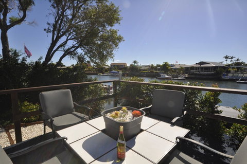 Bribie Island Canal Holiday Destination! - C Tourism 0