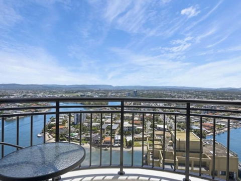 Beach Stay - Ocean & Riverview Resort Chevron Renaissance Central Surfers Paradise - C Tourism 14