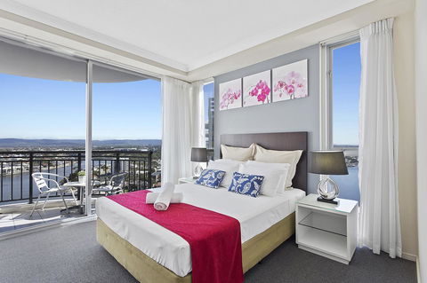 Beach Stay - Ocean & Riverview Resort Chevron Renaissance Central Surfers Paradise - C Tourism 8