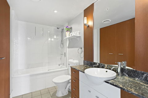 Beach Stay - Ocean & Riverview Resort Chevron Renaissance Central Surfers Paradise - C Tourism 6