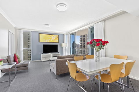 Beach Stay - Ocean & Riverview Resort Chevron Renaissance Central Surfers Paradise - C Tourism 10