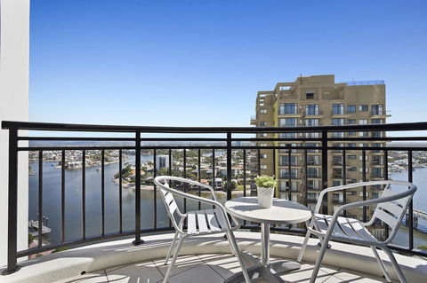 Beach Stay - Ocean & Riverview Resort Chevron Renaissance Central Surfers Paradise - C Tourism 13