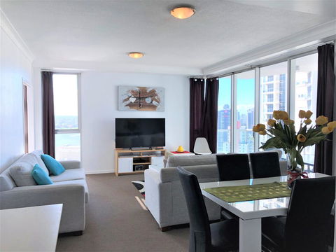 Beach Stay - Ocean & Riverview Resort Chevron Renaissance Central Surfers Paradise - C Tourism 17