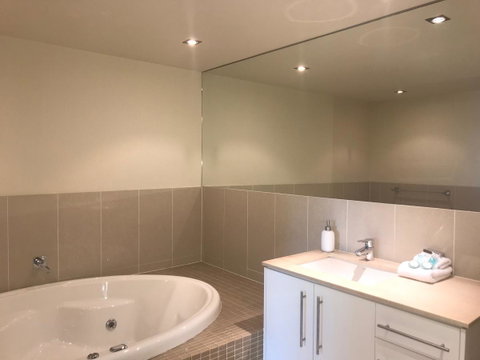Proximity Waterfront Apartments - C Tourism 12