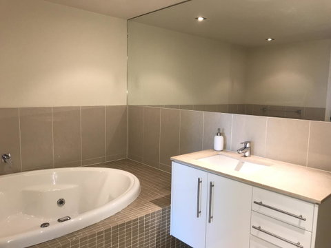 Proximity Waterfront Apartments - C Tourism 22
